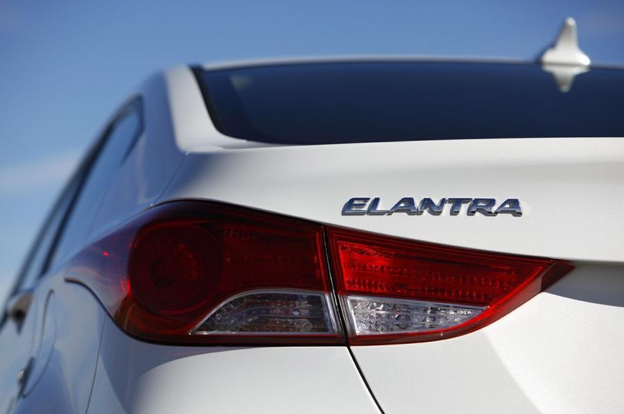  Hyundai Elantra 2011 года  (фото 57 из 144)